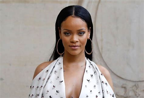 rihanna and her posse look fierce in first photo from ocean s 8