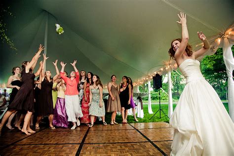 How to throw a bridal bouquet. Bouquet Toss - Lena Hope - Marriage Celebrant