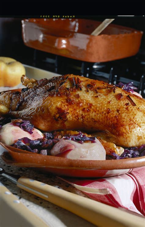 Vediamo insieme come cucinare il filetto di maiale a fette, così da portare in tavola dei piatti squisiti, da poter gustare con la famiglia al completo oppure con gli amici. Ricetta Mele con il cavolo rosso - Donna Moderna