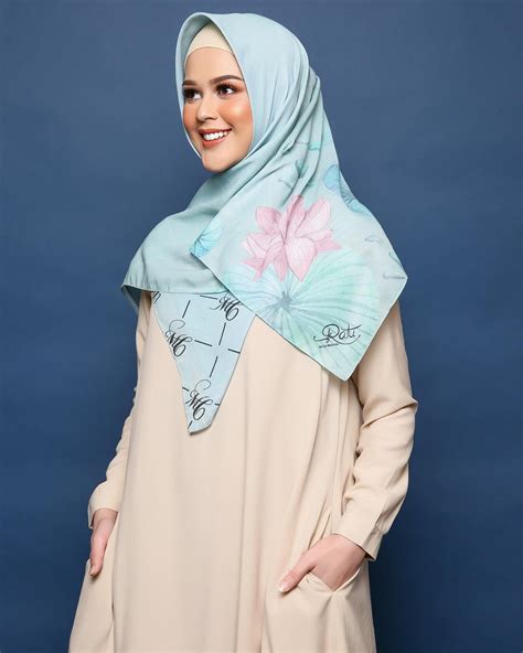 Terungkap, ini tanggal pernikahan pasangan selebriti roger danuarta dan cut meyriska. Tetap Mempesona, Ini 10 Potret Cut Meyriska dengan Hijab