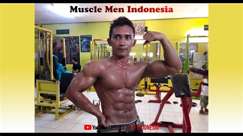 Athlet Binaraga Berotot Berurat Sixpack Pamer Otot Muscle Sixpack Bodybuilder Flex Youtube