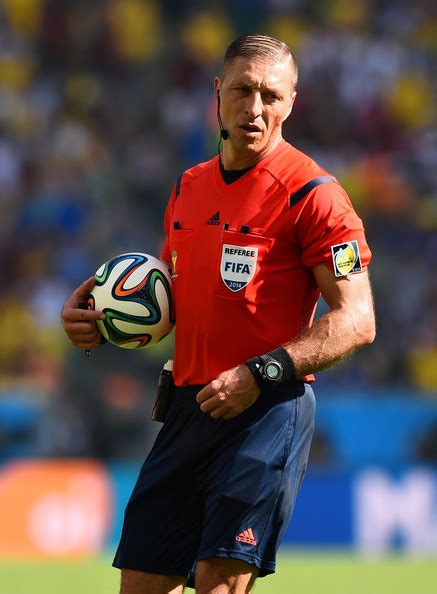 Football referee and former actor who refereed at the 2014 fifa world cup, 2015 copa américa and 2018 fifa world cup. Qui sont les arbitres du Mondial ? Portrait de Nestor PITANA - arbitrage57