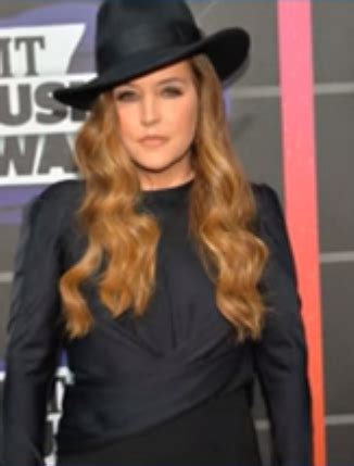 Lisa Marie Presley Laid To Rest At Graceland Pak Soil