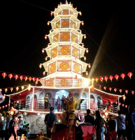 Replika Pagoda Festival Cap Go Meh Singkawang 2020 Raih Rekor Muri