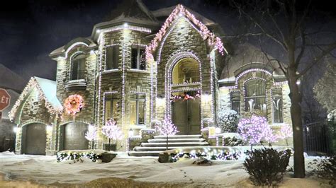 Million Dollar Homes Decorated With Christmas Lights In Montreal Qc