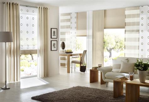Im wohnzimmer möchtest du dich entspannen und wohlfühlen. Terrassentür Gardinen Dekorationsvorschläge Wohnzimmer Di 2020 von Gardinen Wohnzimmer ...