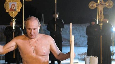 Владимир Путин мөстсөн нуурын усанд оржээ - Өглөө.мн
