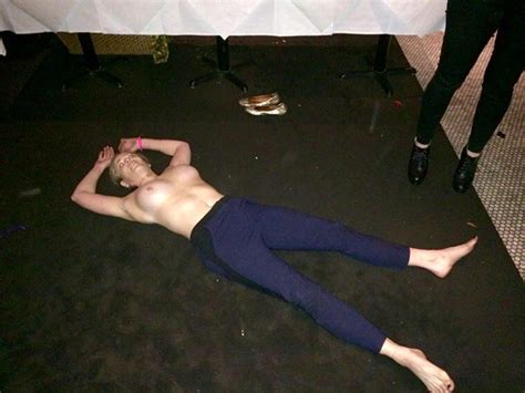 Chelsea Handler On Instagram Bed