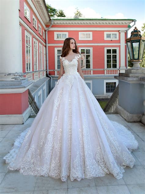 Luxury Wedding Dresses Ball Gown Sweep Train Sexy Lace Beautiful Big B