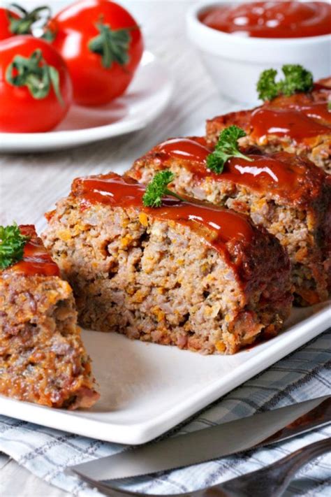 The recipe is made with only 6 ingredients. 2 Lb Meatloaf Recipe With Crackers : (Secret Recipe) - Cracker Barrel Meatloaf | Recipe in 2020 ...