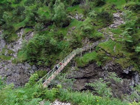 Er beugte sich nach zeugenangaben über. Galerie: Osterfelderkopf vom Höllental