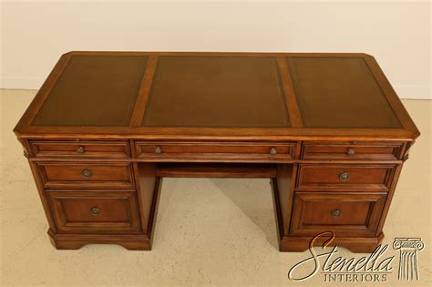 Cherry Executive Office Desk Images And Photos Finder