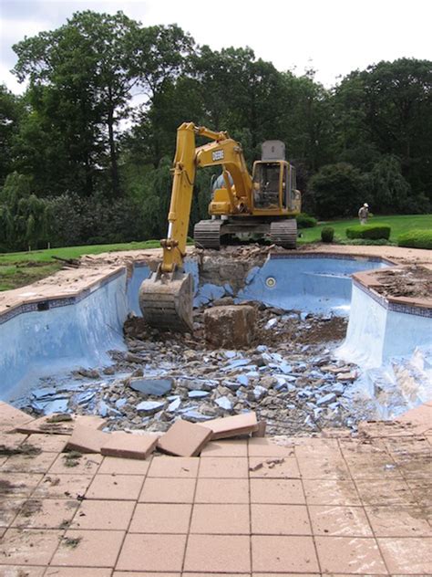 Obviously, the bigger the pool, the more you'll pay to install it. Kinnelon NJ-Fiber Optic Negative Edge Pool | Cipriano Landscape Design and Custom Swimming Pools