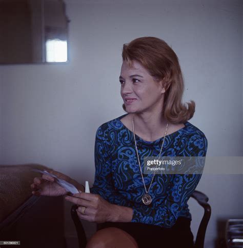 American Actress Angie Dickinson In London In 1966 News Photo Getty