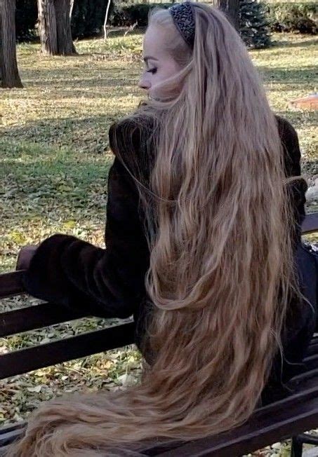 Video Blonde Rapunzel In The Park Realrapunzels Long Hair Styles