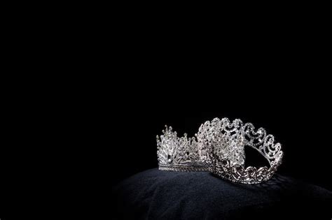 Premium Photo Diamond Silver Crown For Miss Pageant Beauty Contest