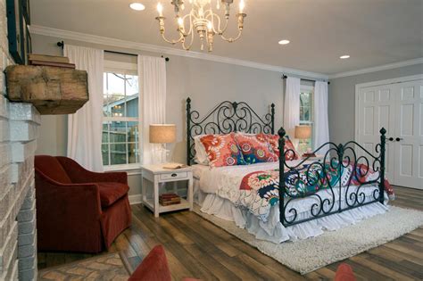 On the hit hgtv series, fixer upper, chip and joanna gaines transform run down homes into fabulous dwellings. Photos | HGTV's Fixer Upper With Chip and Joanna Gaines | HGTV