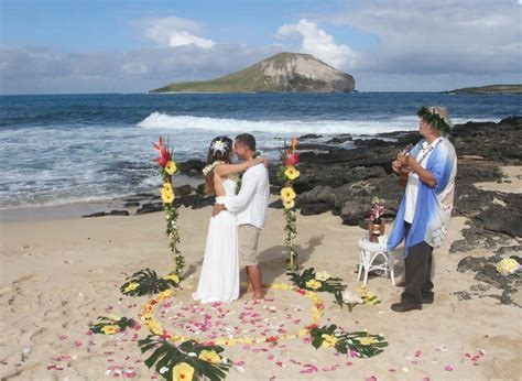 Our group stayed at ka'anapali beach hotel, for 3 purposes, an on site wedding, their luau, and the proximity to the lahaina harbour for some scuba and whale. Hawaii Beach Wedding | Sweet Hawaii Wedding: Beach ...