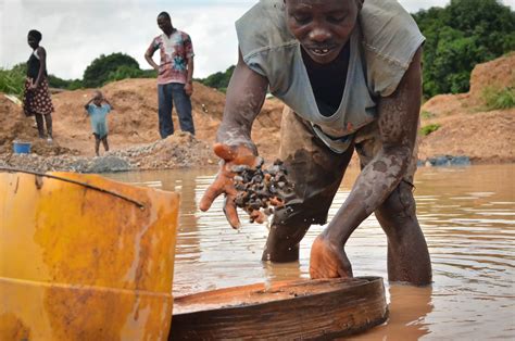 Photos Offshore Diamond Mining Overpowers A Sierra Leone City In