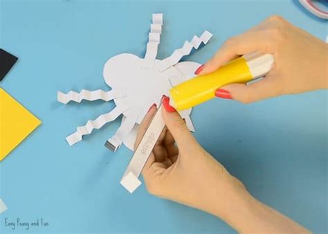 Bee Paper Hand Puppet Template Easy Peasy And Fun