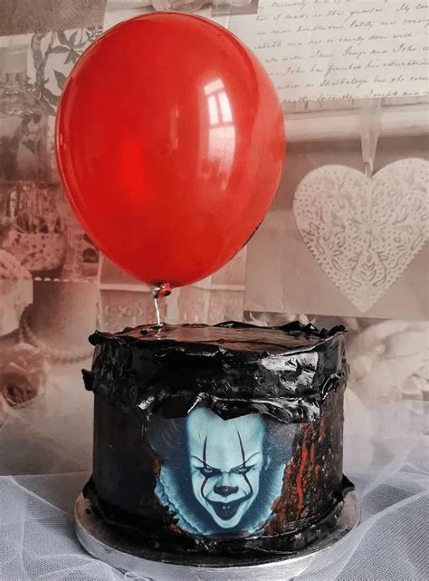 Pennywise Cake Design Images Pennywise Birthday Cake Ideas Scary Cakes Halloween Cakes
