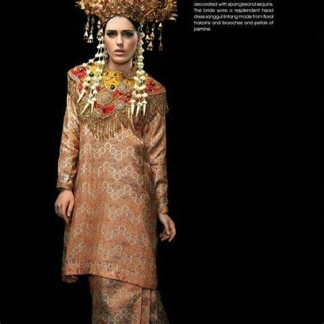 Rumah kutai atau 'kotai' adalah nama sebutan yang diberikan oleh penduduk tempatan di mana terdapatnya senibina rumah tersebut. Image result for BAJU TRADISIONAL | Traditional fashion ...