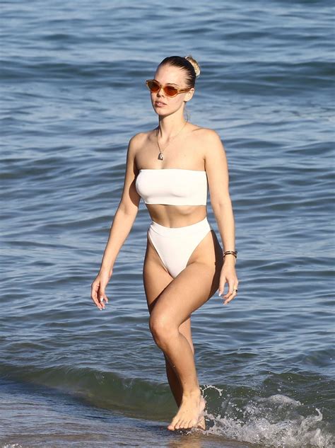 Bianca Elouise In White Bikini 2017 17 GotCeleb