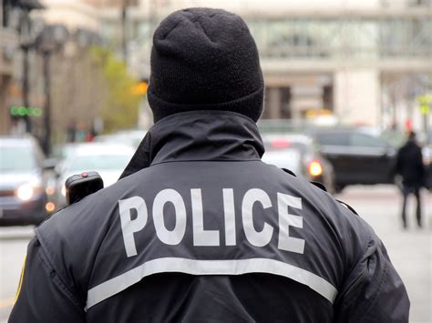 If a purse that contains your credit card is stolen, having your emergency contact number for the card also in that purse is going to do nobody any good, she says. Filing a Identity Theft Report With the Police