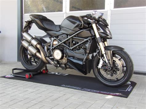 Keanu reeves shows us his most prized motorcycles at his shop, arch motorcycle. CNC Racing - Italobike Edition Garagenmatte / Teppich ...