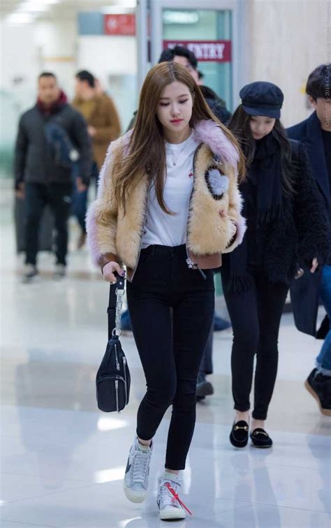Blackpink fashion korean fashion fashion outfits korean airport fashion kpop outfits korean outfits 1 rose blackpink photos airport style. Blackpink Rose Winter Fashion Airport