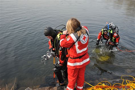 Rettungstaucherinnen Der Drk Wasserwacht Drk Rhein Sieg