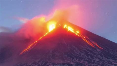 Ubinas Volcano In Peru Erupts Spreading Ash Through The South Youtube