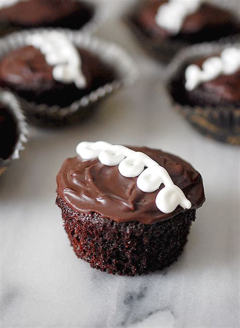 Copycat Hostess Chocolate Cream Filled Cupcakes Eva Bakes