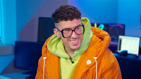 Bad bunny y su novia/instagram. Bad Bunny grabó un tema sobre la cuarentena con su novia