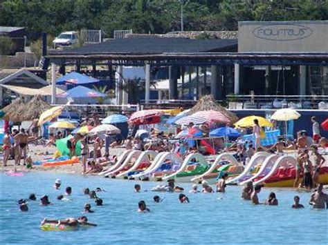 Die location ist der wahnsinn: Zrce, Kroatien, Pag - Reiseführer für den Urlaub in Kroatien