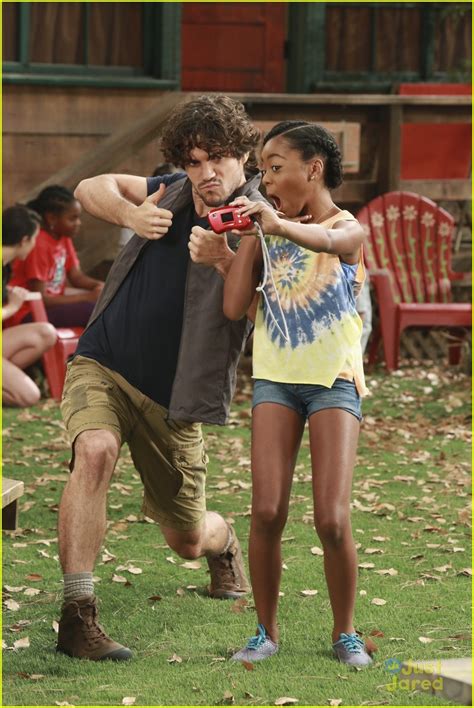 Emma Lou And Hazel Have A Cranberry Sauce Fight On Bunkd Photo 896410 Photo Gallery Just