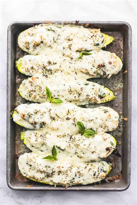 Only 127 calories per serving!!! White Chicken Lasagna Stuffed Zucchini Boats - Rezepte ...