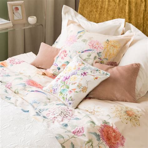 Sep 20, 2021 · zara home nos invita a llenar de bordados nuestro dormitorio. Capa Nórdica Estampado Crisântemo - Orientalism Lookbook ...