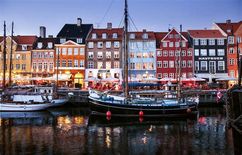 In het land wonen ruim 5 miljoen inwoners en de hoofdstad is kopenhagen. Denemarken vanaf de motor; verrassend mooi en dichtbij!