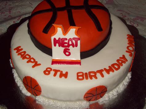 Basketball Cake Covered With Fondant Bbq Recipes Ribs Basketball Cakes Cake Cover Fondant