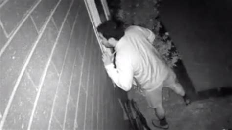 Video Scottsdale Police Looking For Peeping Tom