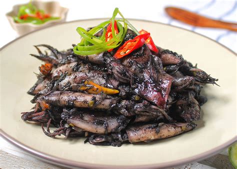 Resep Cumi Masak Hitam Ini Siap Santap Dalam 20 Menit | BukaReview