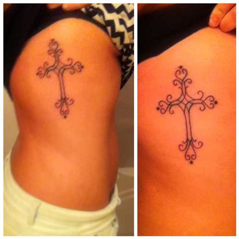 As a very simple memorial tattoo, it is made stylish by black ink edge. Cross rib tattoo #crosstattoo #cross #tattoo | Tattoo ...