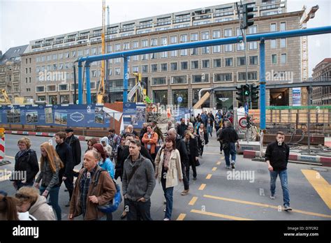 Berlin Einwohner Hi Res Stock Photography And Images Alamy