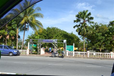 Modern, nyaman, serasa di pantai! Rumah Sewa Kawasan Pantai Dalam - Gambleh f