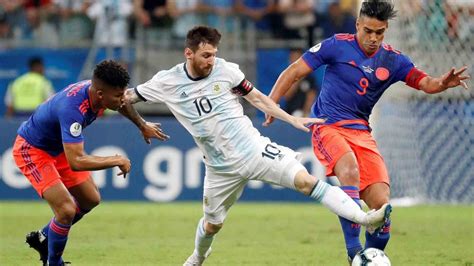 Argentina got into the final four of the tournament by beating. Argentina sufre dolorosa derrota de 0-2 en su debut a ...
