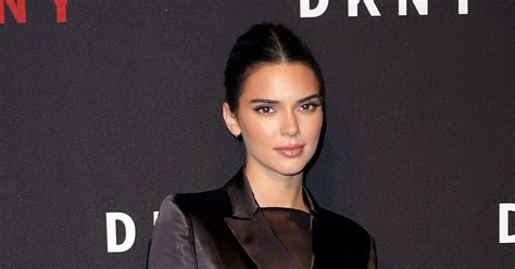 kendall jenner dyed her hair blonde for the burberry runway