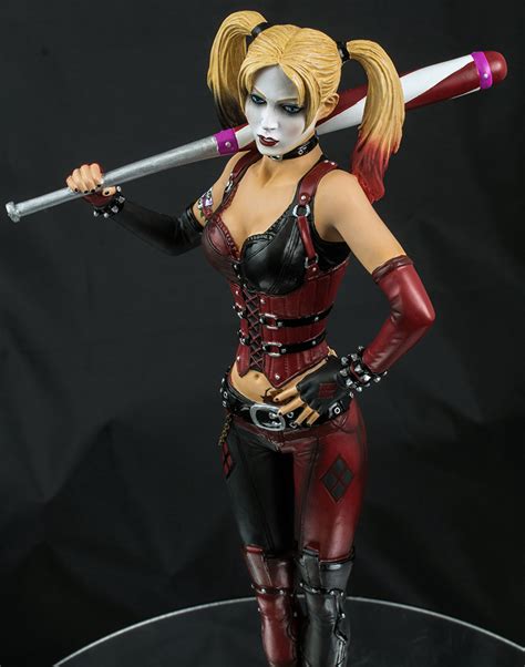 Batman Arkham City Harley Quinn Limited Edition 16th Scale Statue