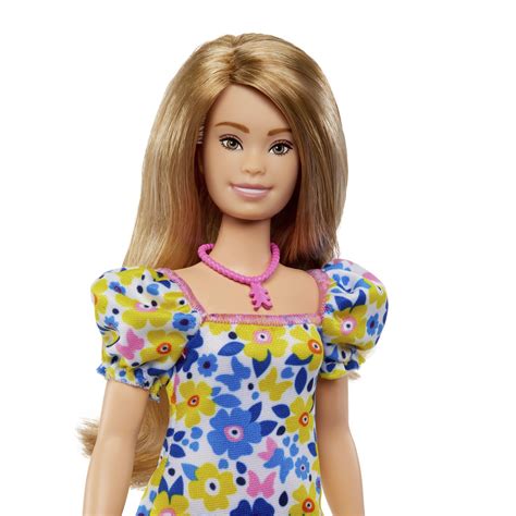cómo es la nueva barbie que lanzó mattel y que representa a las personas con síndrome de down