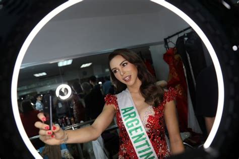 vietnamese singer wins international transgender beauty pageant huffpost